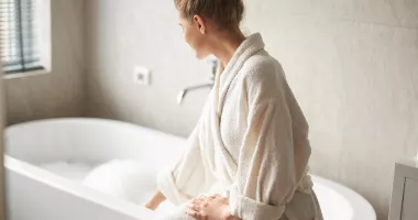 Stire din Sănătate : Băile cu sare pot susține sănătatea oaselor și articulațiilor