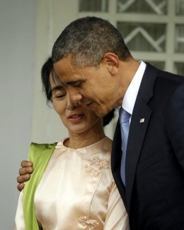 Stire din Actualitate : Barack Obama  s-a întâlnit  cu Aung San Suu Kyi