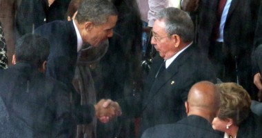 Stire din Actualitate : Obama, schimb  de banalități  cu Raul Castro
