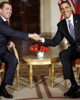 Stire din Actualitate : Scutul antirachetă, în centrul discuțiilor dintre Dmitri Medvedev și Barack Obama