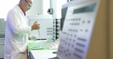 Stire din Actualitate : O boală teribilă răspândită din  Africa dă bătăi de cap medicilor
