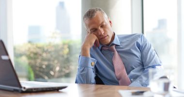 Din ce cauză apar anxietatea și oboseala la locul de muncă