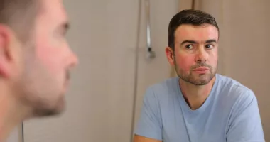 Stire din Sănătate : Cum calmați obrajii înroșiți. Cauze și soluții rapide