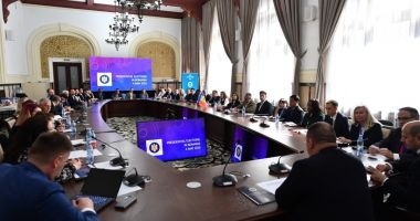 Stire din Actualitate : Conducerea AEP s-a întâlnit cu observatorii internaţionali acreditaţi la alegerile prezidenţiale