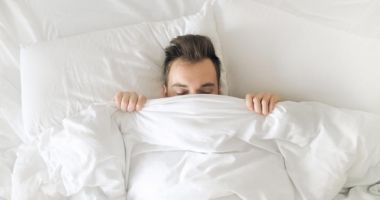 Obsesia unui bărbat când se duce la culcare