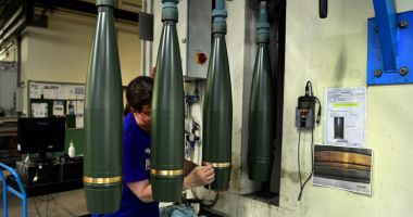 Stire din Eveniment : Ministrul Economiei explică de ce România nu produce obuze la standarde NATO