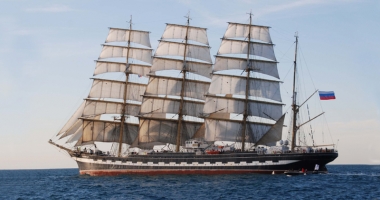 Stire din Sport : O celebră navă rusească sosește la Constanța, la Regata Marilor Veliere