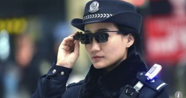 Stire din Actualitate : SF devenit realitate! Ochelarii care recunosc criminalii dintr-o privire