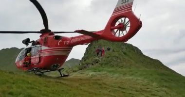 Stire din Eveniment : Mort sub ochii familiei, la munte. Bărbatul s-a prăbuşit din senin la pământ şi nu a mai putut fi salvat