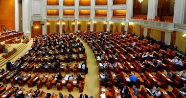 Stire din Social : Lege adoptată în Parlament! La toate instituțiile publice se va putea plăti cu cardul sau online