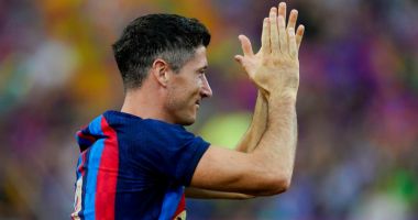 Lewandowski, jefuit în timp ce semna autografe, înaintea antrenamentului Barcelonei