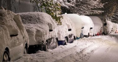 Stire din Social : Primele ninsori, după căldura anormală. VAL DE AER POLAR PESTE ROMÂNIA!