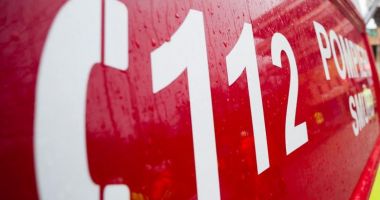Stire din Eveniment : Operaţiune urgentă de salvare a doi copii căzuţi în apă! Gheaţa de sub ei s-a spart