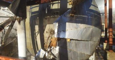 Stire din Actualitate : ALERTĂ ÎN UCRAINA! Scurgeri de CHIMICALE, de la un rezervor de 50 de tone: "Rămâneţi în subsoluri!"