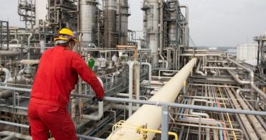 Stire din Economie : O grupare internațională a jefuit cea mai mare rafinărie a companiei Shell