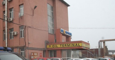 Stire din Economie : Acțiunile "Oil Terminal" au pierdut 2,44% din valoare