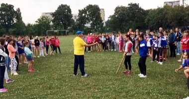 Stire din Sport : Oina românească are viitor. Participare numeroasă la Campionatul Național de juniori
