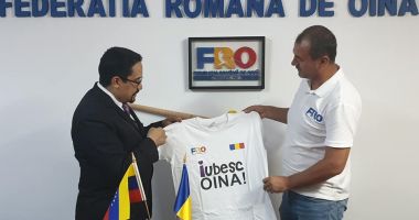 Stire din Sport : Cu aceleași culori pe drapel, oina - promovată în Venezuela!
