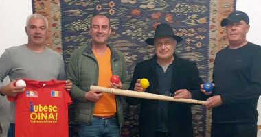 Stire din Sport : Oină, mâncare tradiţională şi spectacol la Cetate!