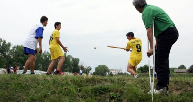 Stire din Sport : Finala Cupei României la oină  se va juca în nocturnă