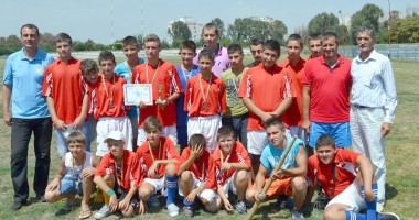 Stire din Sport : Cine a câștigat Campionatul Național de oină pentru juniori