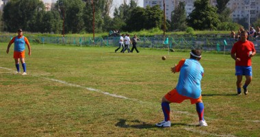 Stire din Sport : Românii redescoperă frumusețea oinei, sportul nostru național