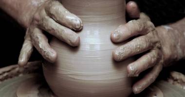 Stire din Cultură-Educație : Familii de olari cunoscute vor face demonstrații la Constanța