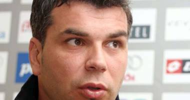 Stire din Sport : Fotbal: Cosmin Olăroiu este noul selecționer al echipei Arabiei Saudite