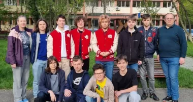 Stire din Cultură-Educație : România strălucește la informatică: 8 medalii la IATI 2026, dintre care 6 de aur