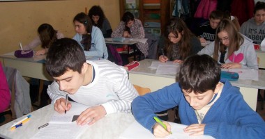 Stire din Cultură-Educație : Cei mai buni 800 de elevi  constănțeni se întrec la limba română