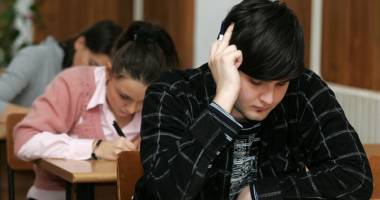 Stire din Cultură-Educație : Week-end cu olimpiade. Emoții maxime pentru elevii constănțeni