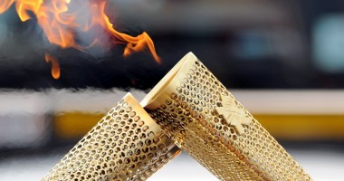 Stire din Sport : Flacăra JO 2014 a plecat către Polul Nord
