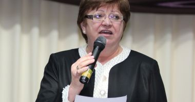Olimpism / Elena Frîncu susţine un discurs cu ocazia aniversării Academiei Olimpice Române