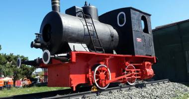 Stire din Social : O locomotivă cu aburi, din 1911, a garat la Constanța