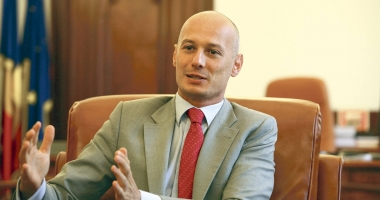 Stire din Politică-Administrație : Bogdan Olteanu, interdicție de a lua legătura cu Tăriceanu