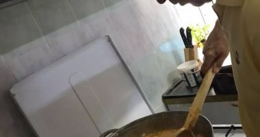 O masă caldă pentru sărmanii din Constanța - 4