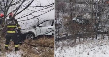 Stire din Eveniment : O mașină a luat foc lângă autostrada A1. Polițiștii au găsit două cadavre arse înăuntru