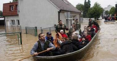 Stire din Actualitate : Stare de urgență în Serbia