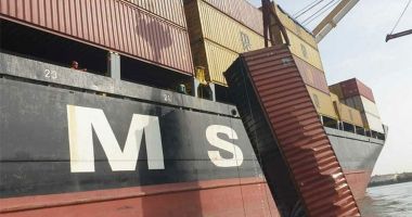 Stire din Economie : O navă a pierdut patru containere în portul Marghera