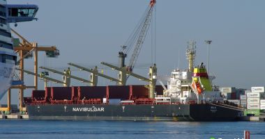 O navă bulgărească, în derivă, în Atlantic
