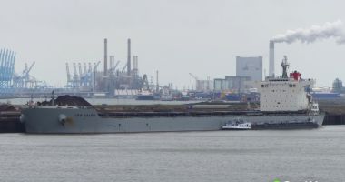O navă cu cărbune a eșuat pe plaja Virginia