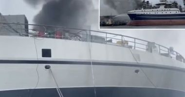 Stire din Eveniment : O navă în construcție a luat foc la Saint Petersburg