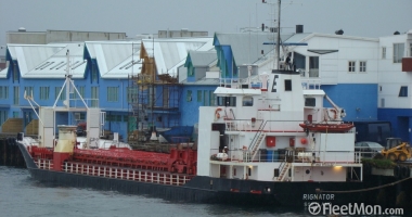 Stire din Economie : O navă a rămas în black-out, pe furtună, în Marea Nordului