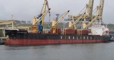 O navă vietnameză, în centrul unui scandal comercial