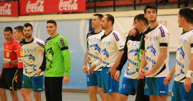 Stire din Sport : Handbal: Vino cu o jucărie la meci și fă un copil fericit