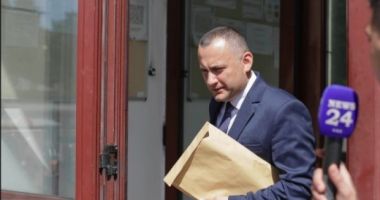 Stire din Eveniment : Lucian Onea își va continua activitatea de procuror chiar dacă este cercetat pentru constituire de grup infracțional organizat