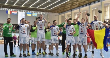 Stire din Sport : HCM, apel disperat către suporteri: "NU TREBUIE SĂ MOARĂ!"