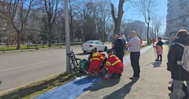 Stire din Eveniment : Accident pe bulevardul Tomis! Un biciclist a fost lovit de mașină