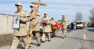 Comandorul Hosciuc, condus pe ultimul drum cu onoruri militare - 2