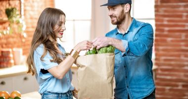 Stire din Economie : O nouă concentrare economică pe piața livrării comenzilor de la restaurante